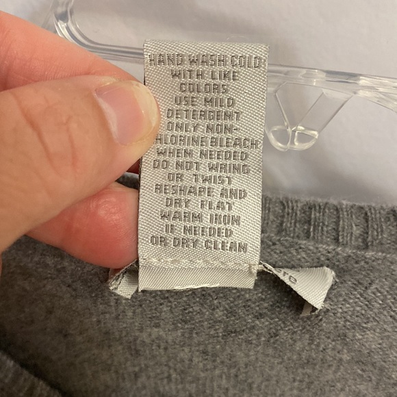 Tweeds 2 Ply Cashmere cardigan - Picture 3 of 5